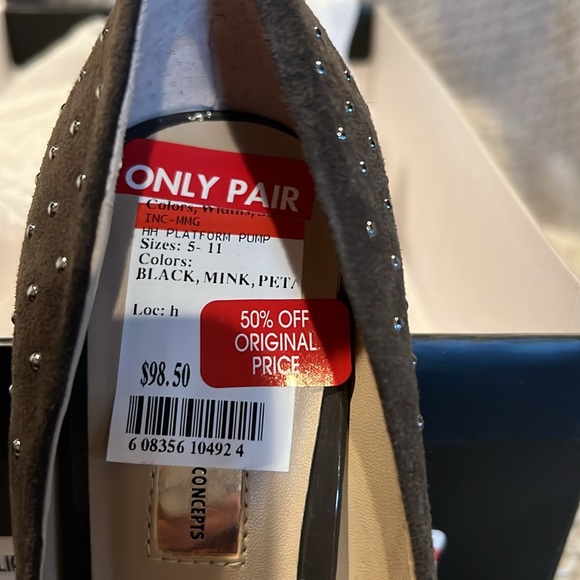 INC Suede Pumps with small studs - Picture 3 of 8